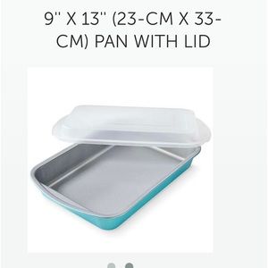 Pampered chef 9x13 cake pan with lid. New in box
